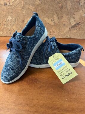 TOMS Navy Washed Denim Lace-Up Sneakers NWT
